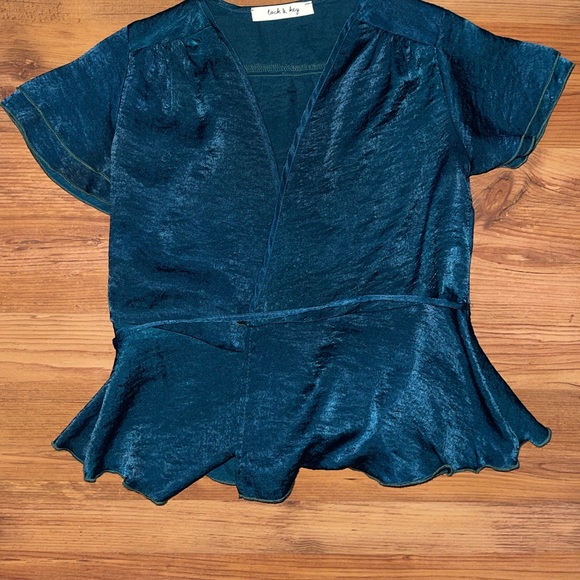 Emerald Green Wrap Top - Picture 4 of 4